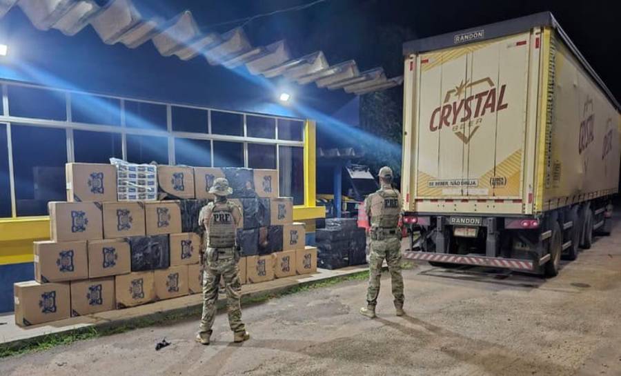 PRF apreende 15 mil maços de cigarros e 1.200 desodorantes contrabandeados em abordagem na BR-364
