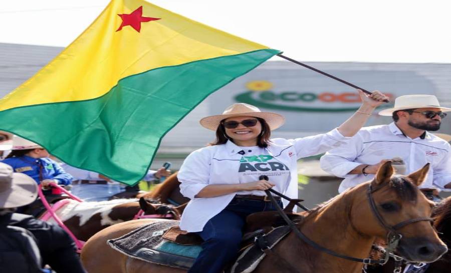 Mailza Assis participa da tradicional Cavalgada que marca a abertura da 51ª Expoacre em Rio Branco